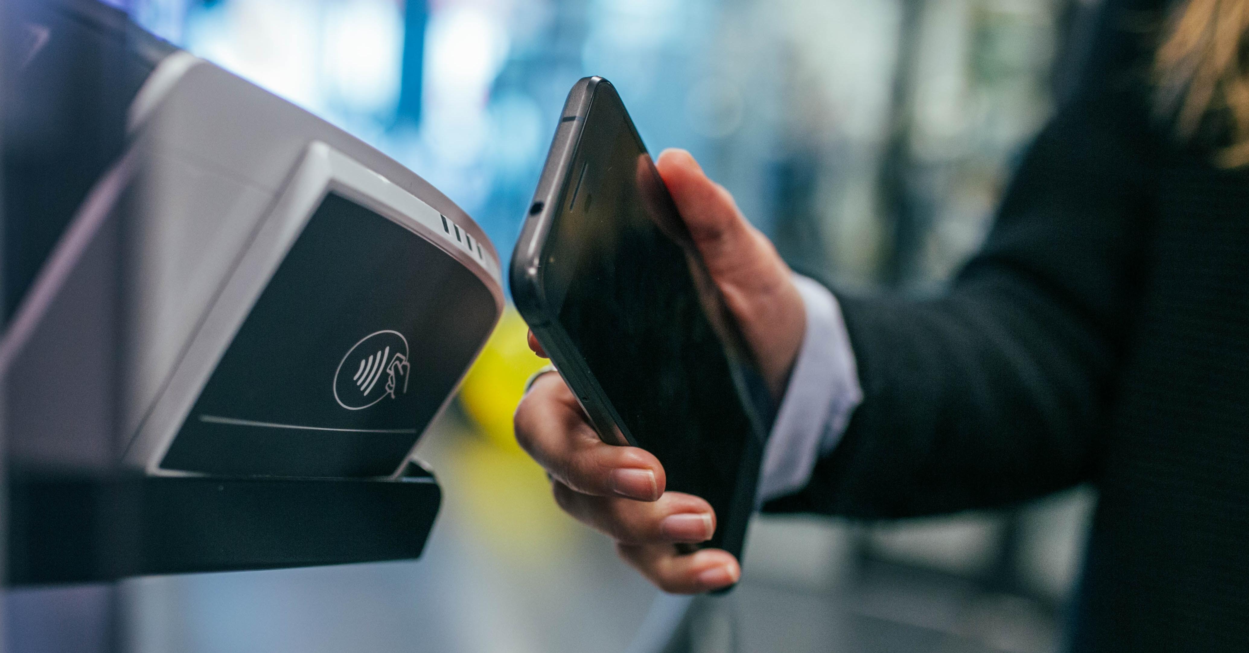 Mobile payment comes to Germany: The beginning of the end of cash? [5 Reading Tips]