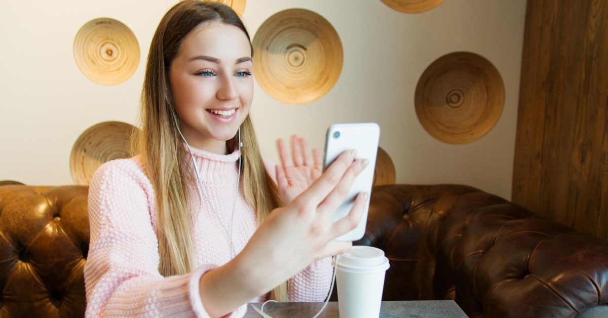 TikTok: How videos and influencers are engaging Gen Z [5 Reading Tips]