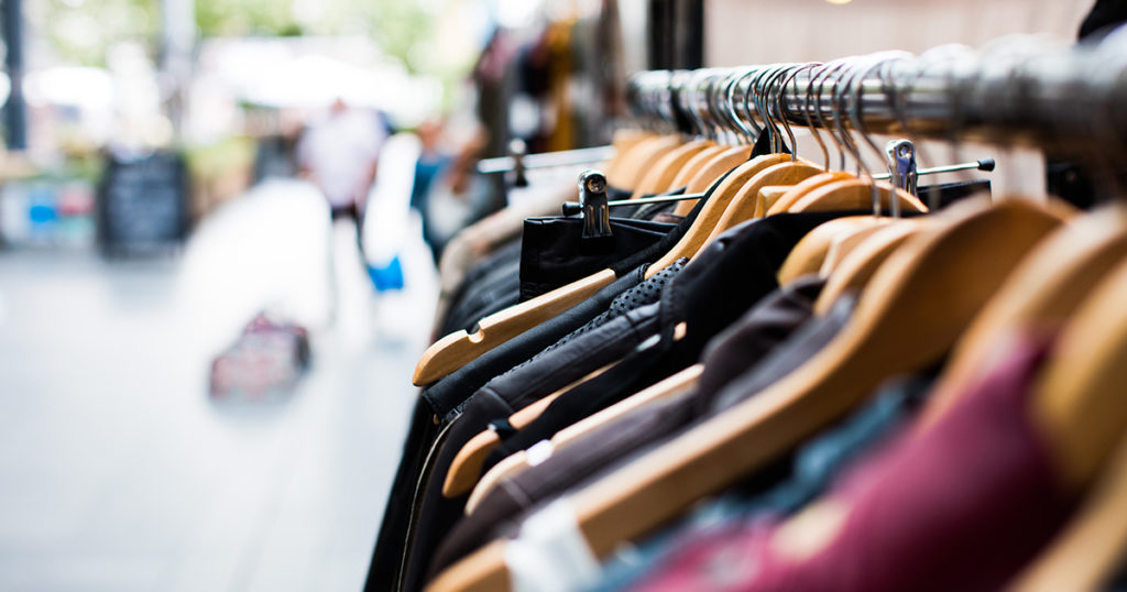 Second-Hand Fashion as a Business Model: How Companies Benefit from Rising Consumer Awareness [5 Reading Tips]