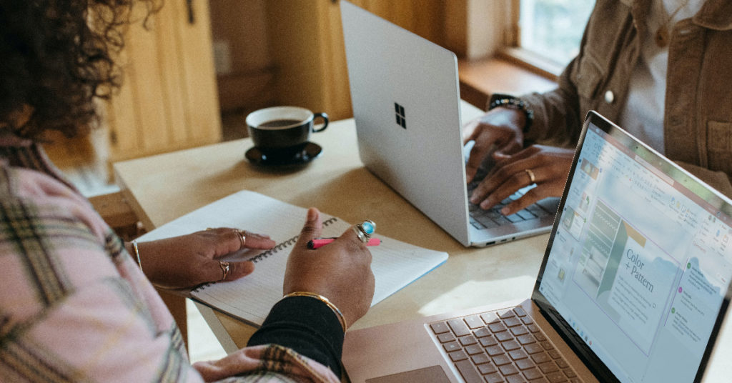 Polywork: What the Newcomer Network Has to Offer for Users and Companies [5 Reading Tips]